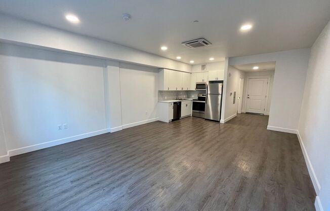 Studio, 1 bath, 327 sqft, $1,650, Unit 410-203