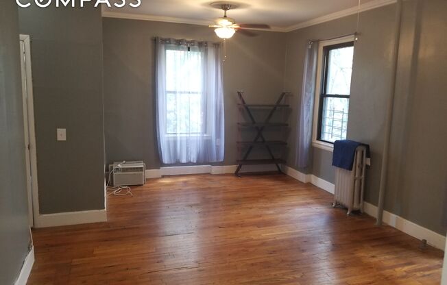 2 beds, 1 bath, $2,500, Unit 3H