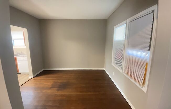 2 beds, 1 bath, $950