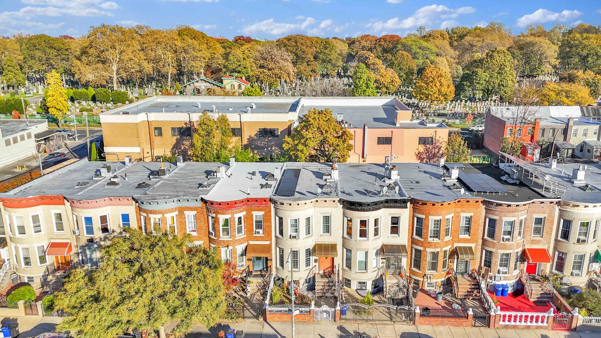 Spacious and Bright Renovated Parlour 2 BR/1BA with  Exclusive Backyard Access