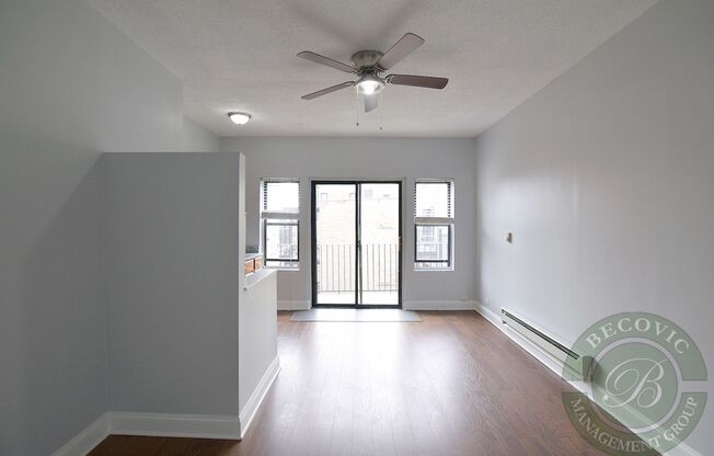 Studio, 1 bath, 305 sqft, $1,550, Unit 317