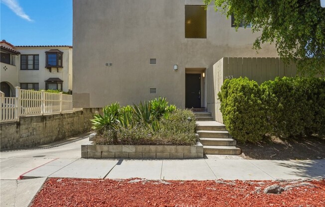 1433 S BEVERLY DR