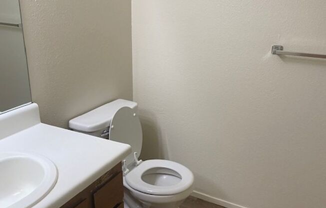 1 bed, 1 bath, $1,050, Unit 5