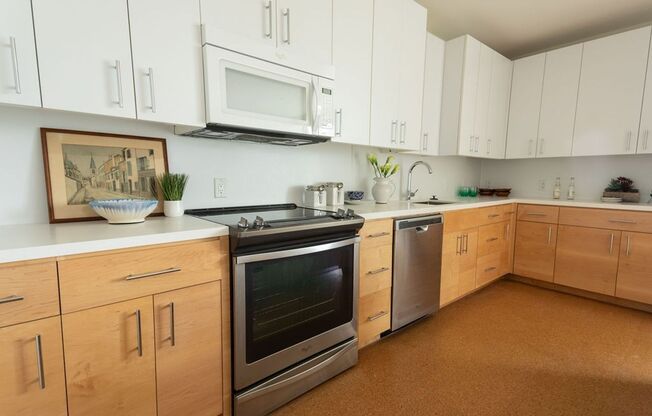 2 beds, 1.5 baths, 1,558 sqft, $2,065.85, Unit 306