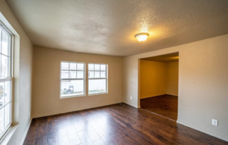 2 beds, 1 bath, $1,050