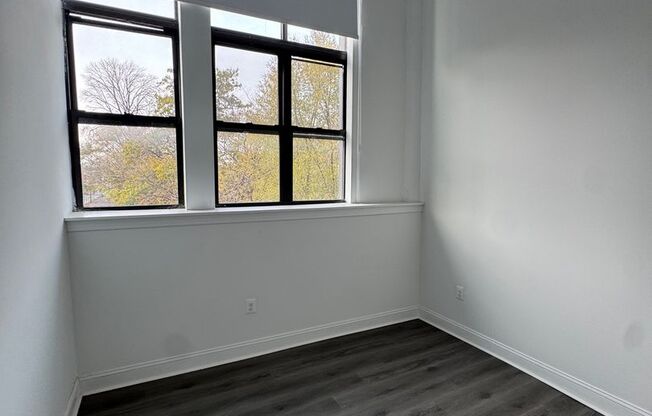 2 beds, 1 bath, 900 sqft, $1,695, Unit Unit 318