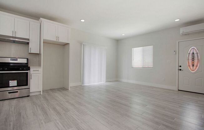 3 beds, 1.5 baths, 1,200 sqft, $2,995, Unit 1740 Unit B