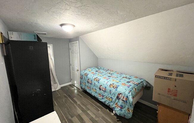 211 Elm St