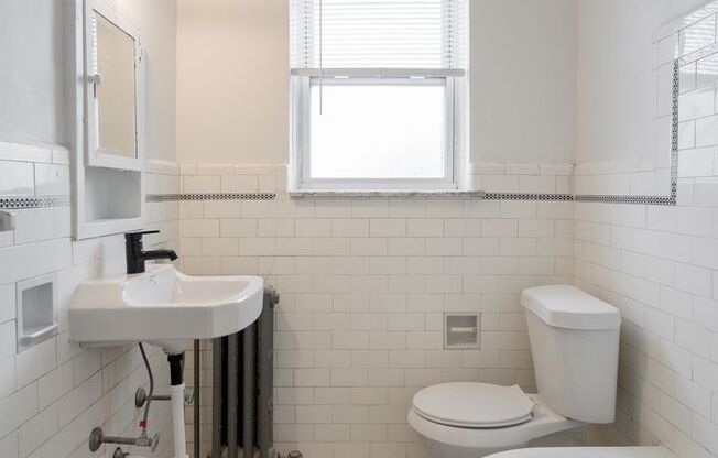 1 bed, 1 bath, 560 sqft, $1,090, Unit 108