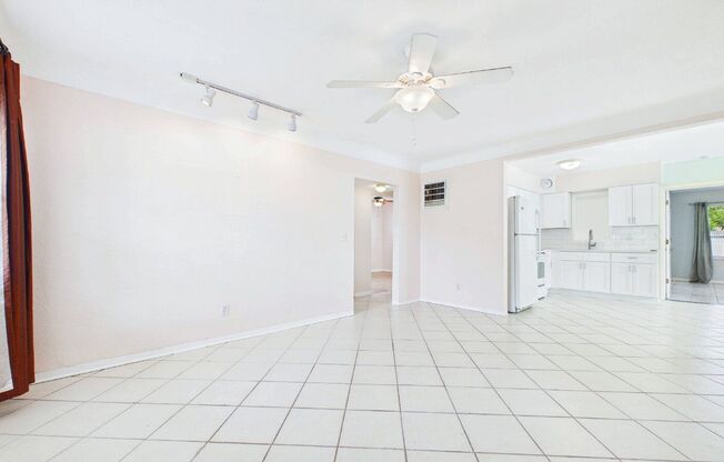 5261 48 TERRACE N