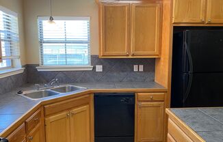 3 beds, 2 baths, $1,650