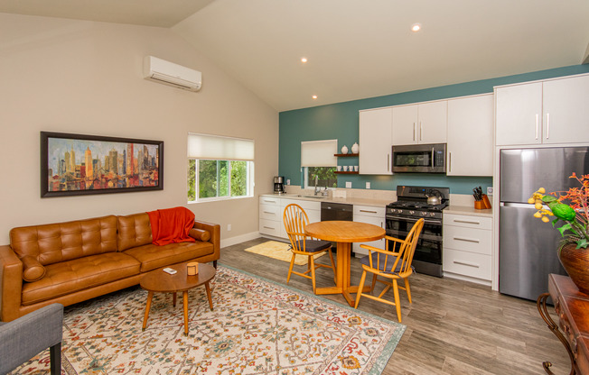 Beautiful Fully Furnished 1 Bd Rental!