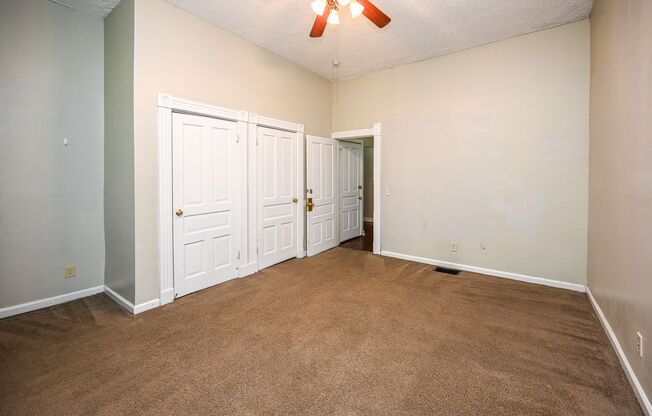 3 beds, 1 bath, $2,295, Unit 2667 1