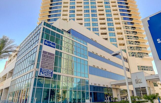2 beds, 2 baths, $2,450, Unit # 2407