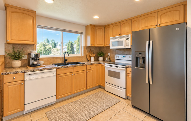 $2,395 - 3 Bed / 2 Bath Charming Home in North Spokane - Utilities Included -