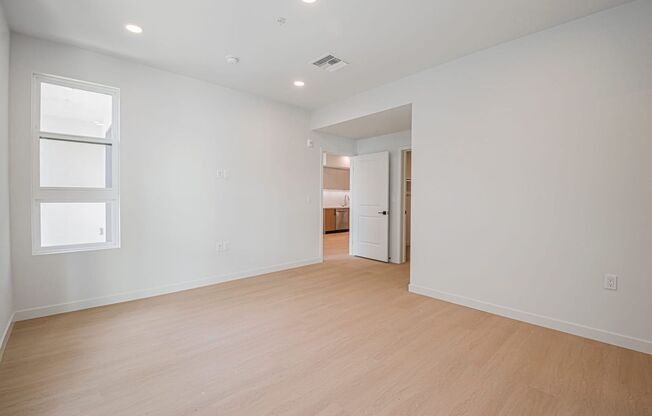 2 beds, 2 baths, 724 sqft, $3,630, Unit 204