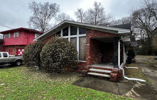 217 12 AVE W