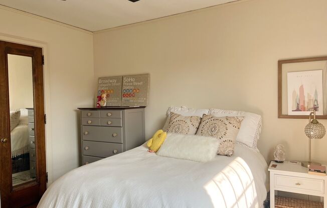 2 beds, 1 bath, 925 sqft, $1,450, Unit Apt. 4B