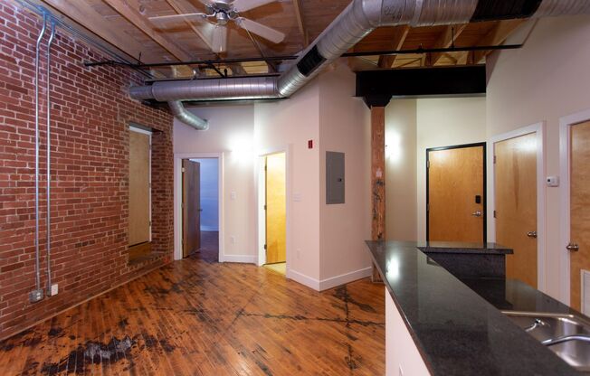 1 bed, 1 bath, 700 sqft, $1,475, Unit 119