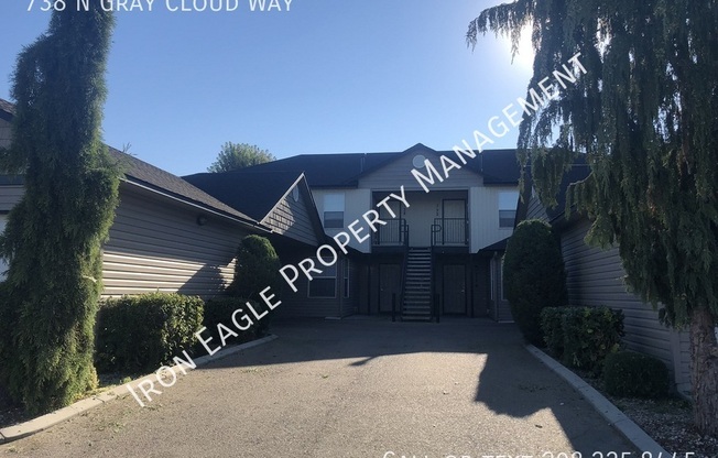 738 N GRAY CLOUD WAY
