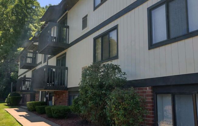 2 beds, 1 bath, 975 sqft, $1,425, Unit 804