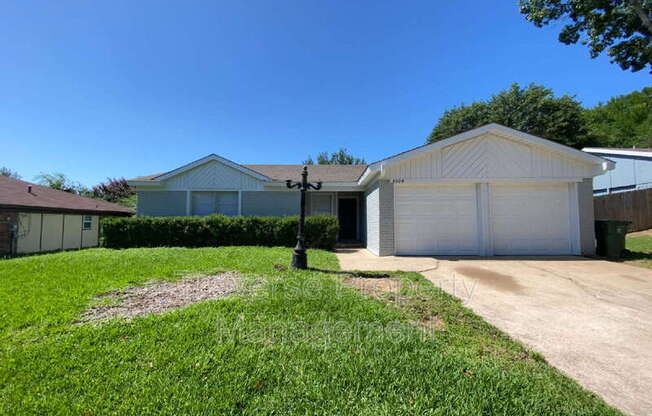 5504 PINERIDGE DR