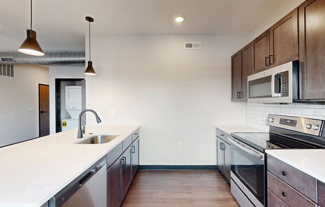 1 bed, 1 bath, 690 sqft, $1,174, Unit #410