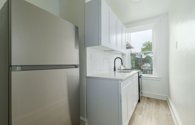 1 bed, 1 bath, 550 sqft, $1,233, Unit B6