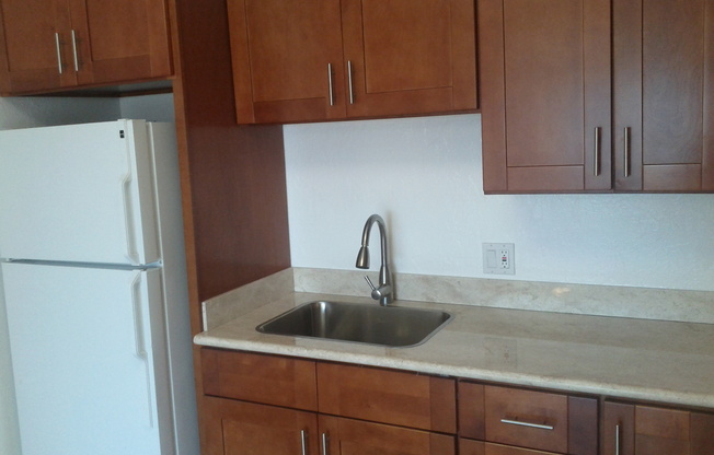 2 beds, 1 bath, $2,850, Unit # 2