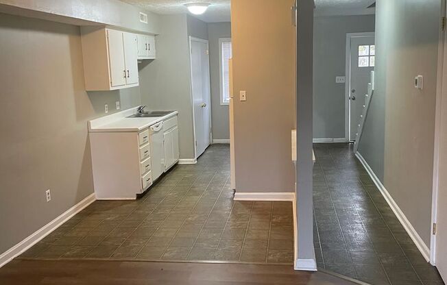 2 beds, 1.5 baths, $850