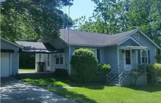 3 Bedroom 1 Bathroom House in Mobile