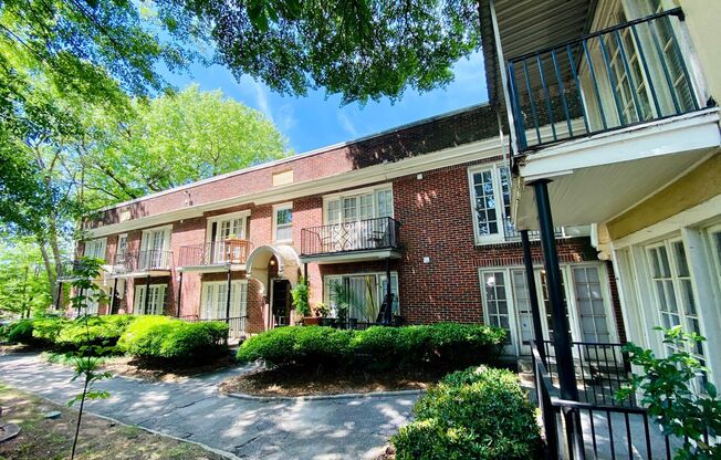 1 bed, 1 bath, 800 sqft, $1,850, Unit 950-01