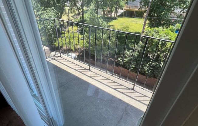 2 beds, 2 baths, 1,000 sqft, $1,495, Unit Unit 204
