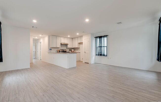 Super cute 3 Bedroom 2 Bath Home Southside San Antonio Area