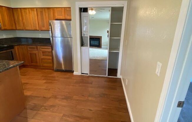 2 beds, 1 bath, 825 sqft, $1,830, Unit 257