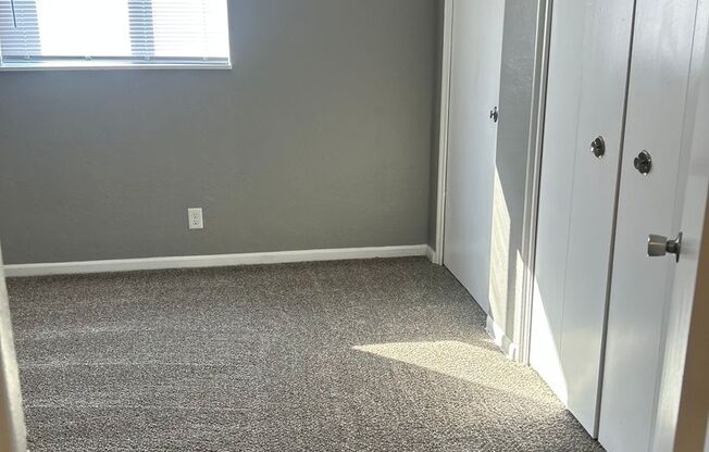 2 beds, 1 bath, 750 sqft, $1,070, Unit B10 1015 11