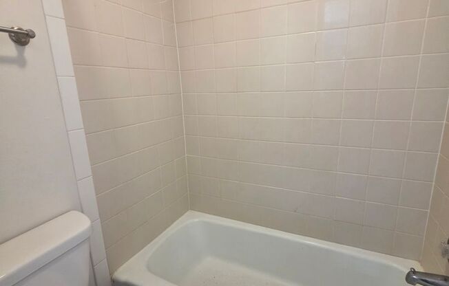 2 beds, 2 baths, 1,050 sqft, $1,395, Unit 13 - 202