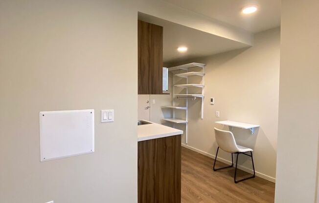 Studio, 1 bath, 178 sqft, $1,295, Unit 320