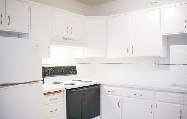 1 bed, 1 bath, $1,195, Unit 14