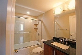 1 bed, 1 bath, 663 sqft, $3,250, Unit 827