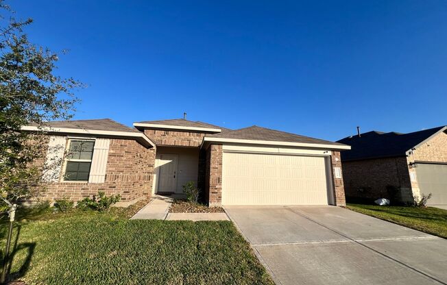 Spacious 3-Bedroom Home with Modern Layout in Jasmine Heights Available for Lease