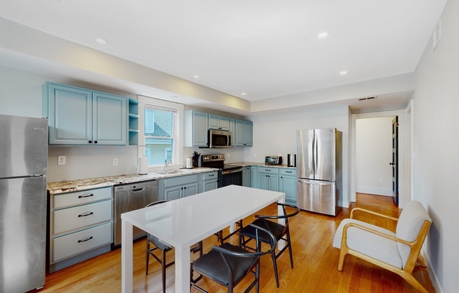 7 CHESTER AVE