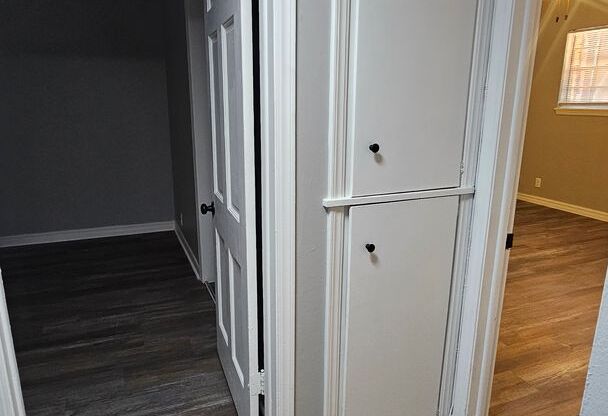 2 beds, 2 baths, 925 sqft, $1,300, Unit 119