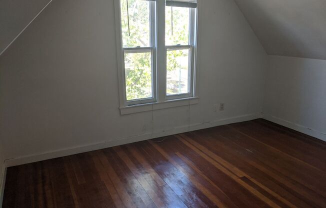 1 bed, 1 bath, $1,800, Unit 4