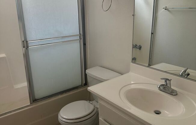 1 bed, 1 bath, $2,095, Unit 104