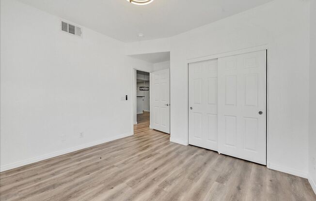 3 beds, 2 baths, $1,700, Unit Unit 1127