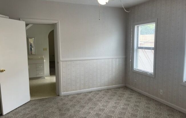 2 beds, 1 bath, $1,761