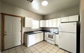 2 beds, 1 bath, $849