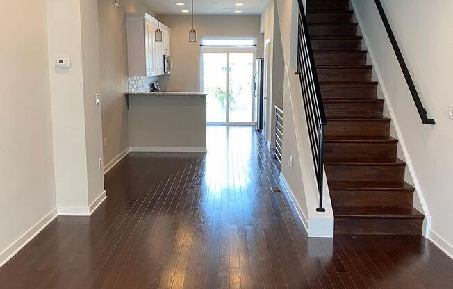 Beautiful 3-Bedroom Townhouse in Fishtown with Rooftop Deck! Available mid-August!