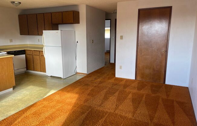 2 beds, 1 bath, 712 sqft, $850, Unit 30